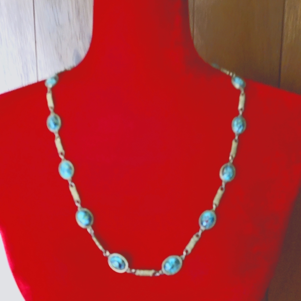 Gorgeous Vintage Accessories Brand Gold Tone W/Multicolor Insets Necklace